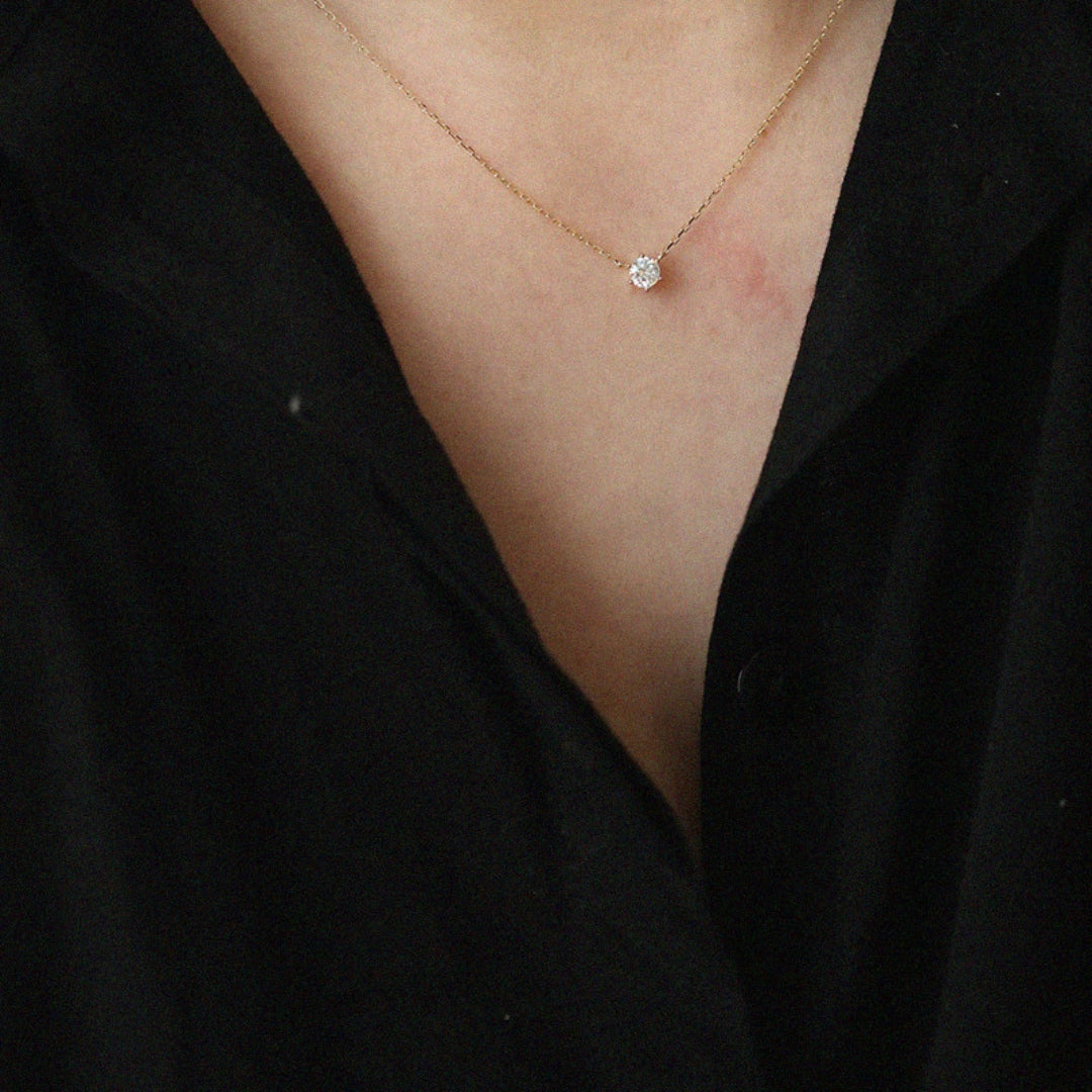 SOLITAIRE PLAQUE NECKLACE | GOLD